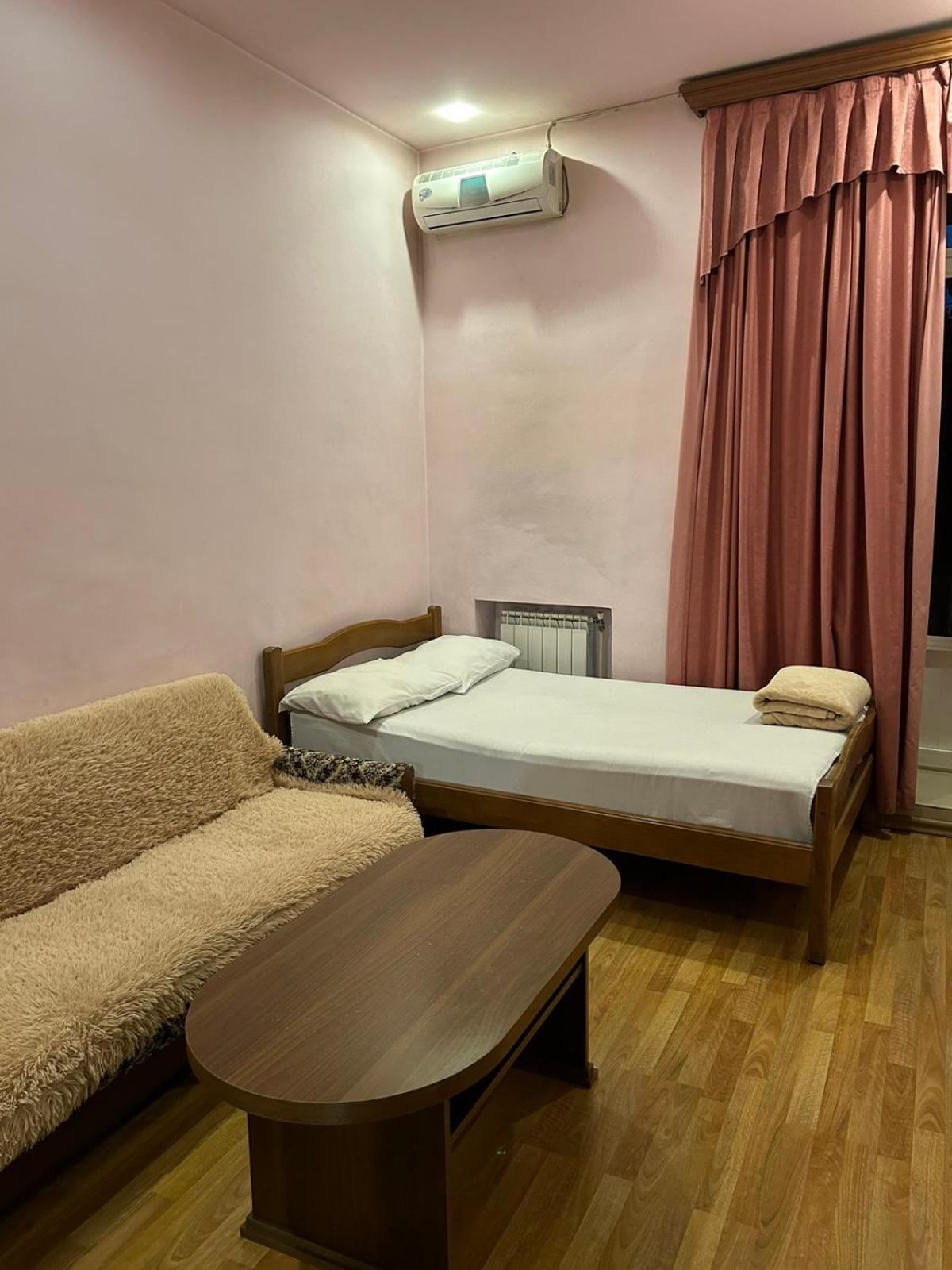 Manand Hotel Jerevan Eksteriør billede
